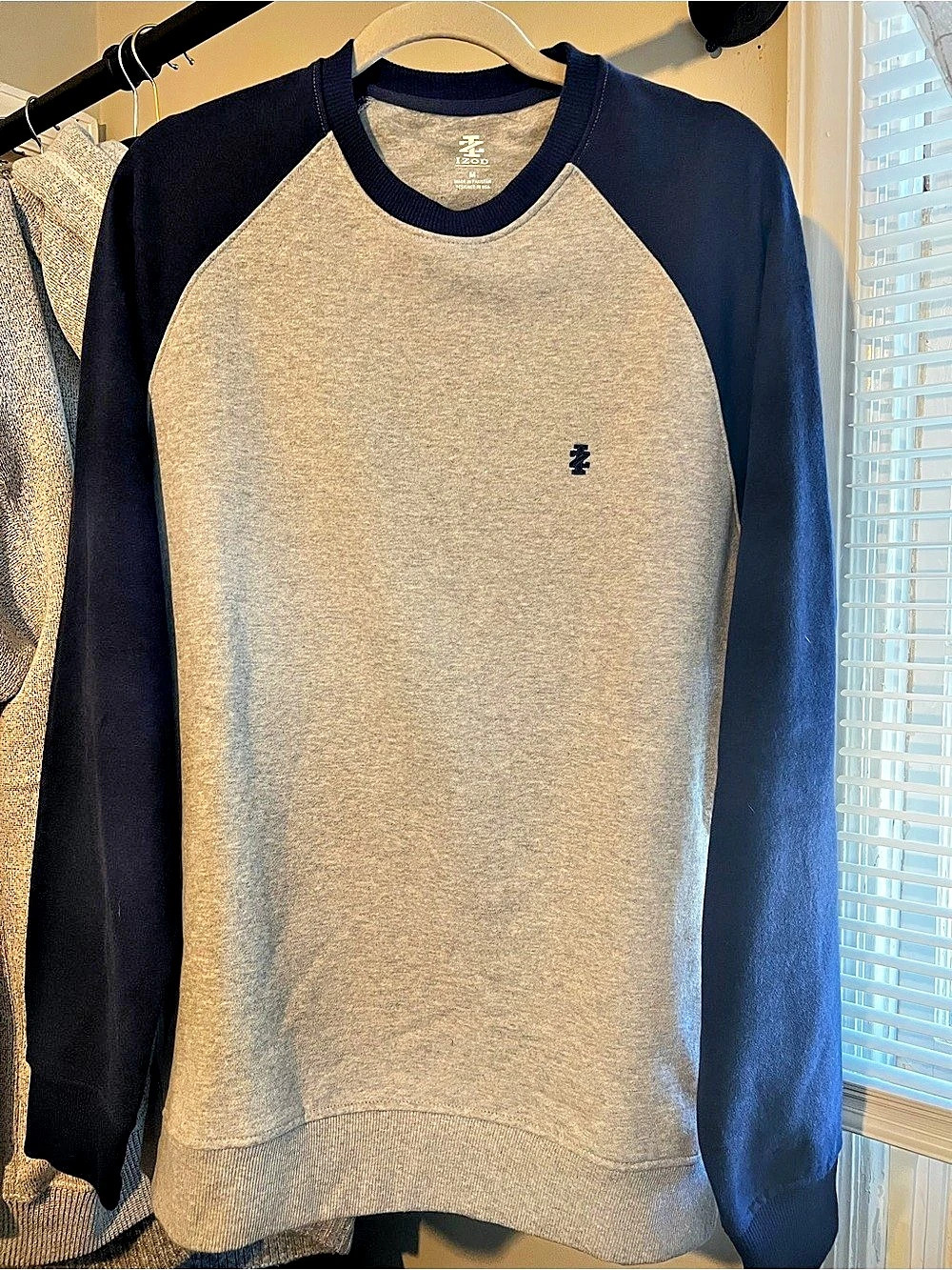 IZOD Men's Color Block Sweatshirt Gray & Navy Medium